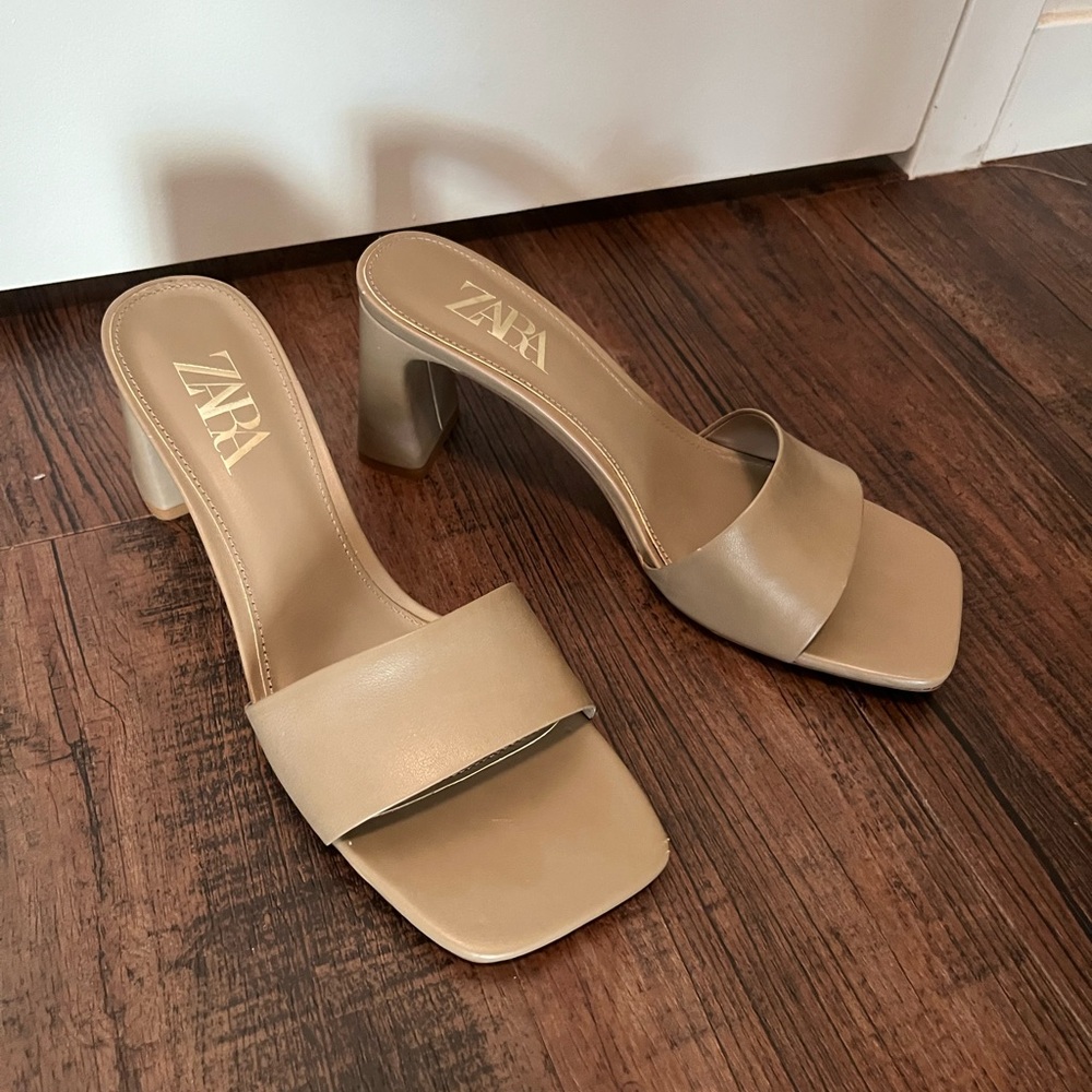 ZARA | Tan Leather Mule Heels